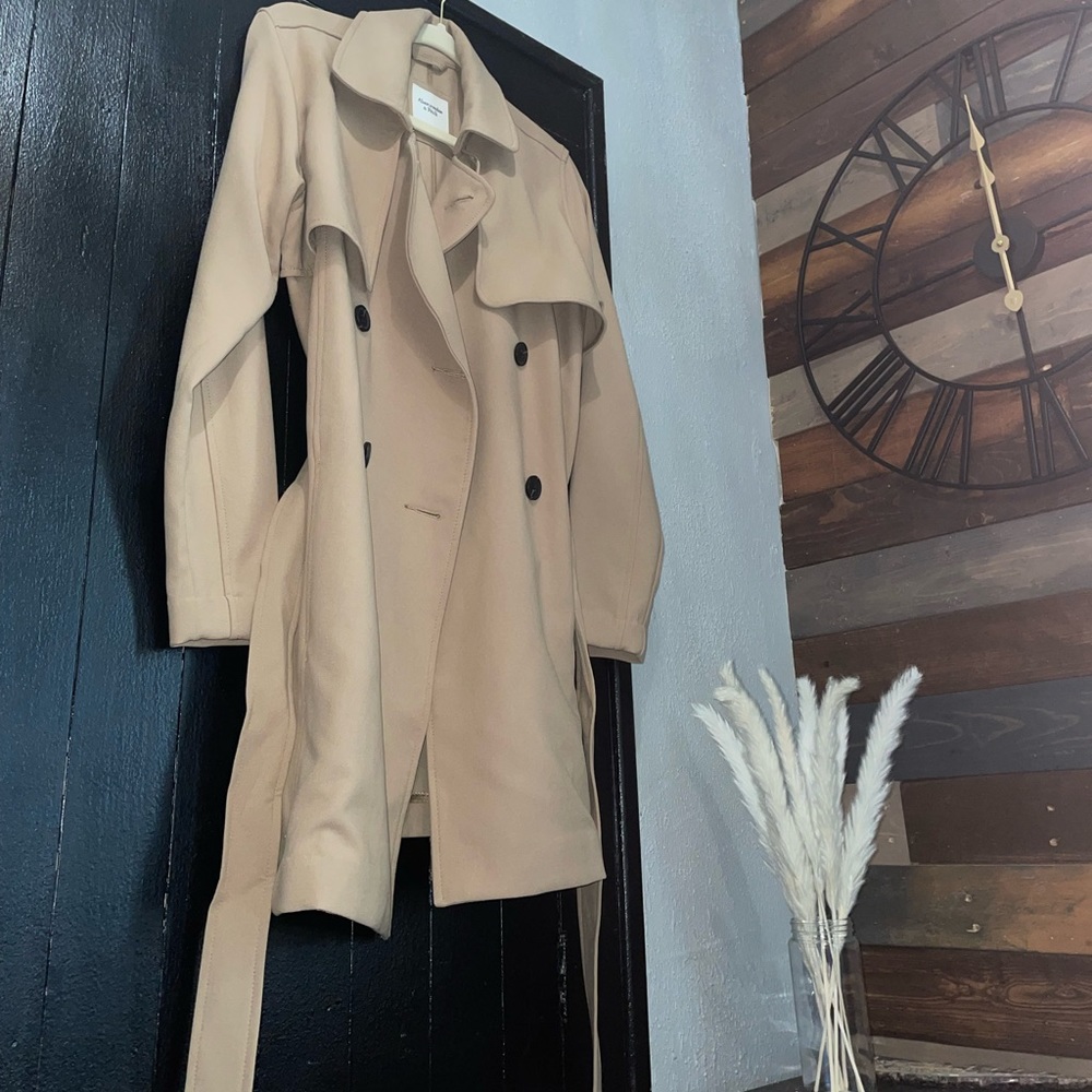 Abercrombie & Fitch Drapey Trench Coat